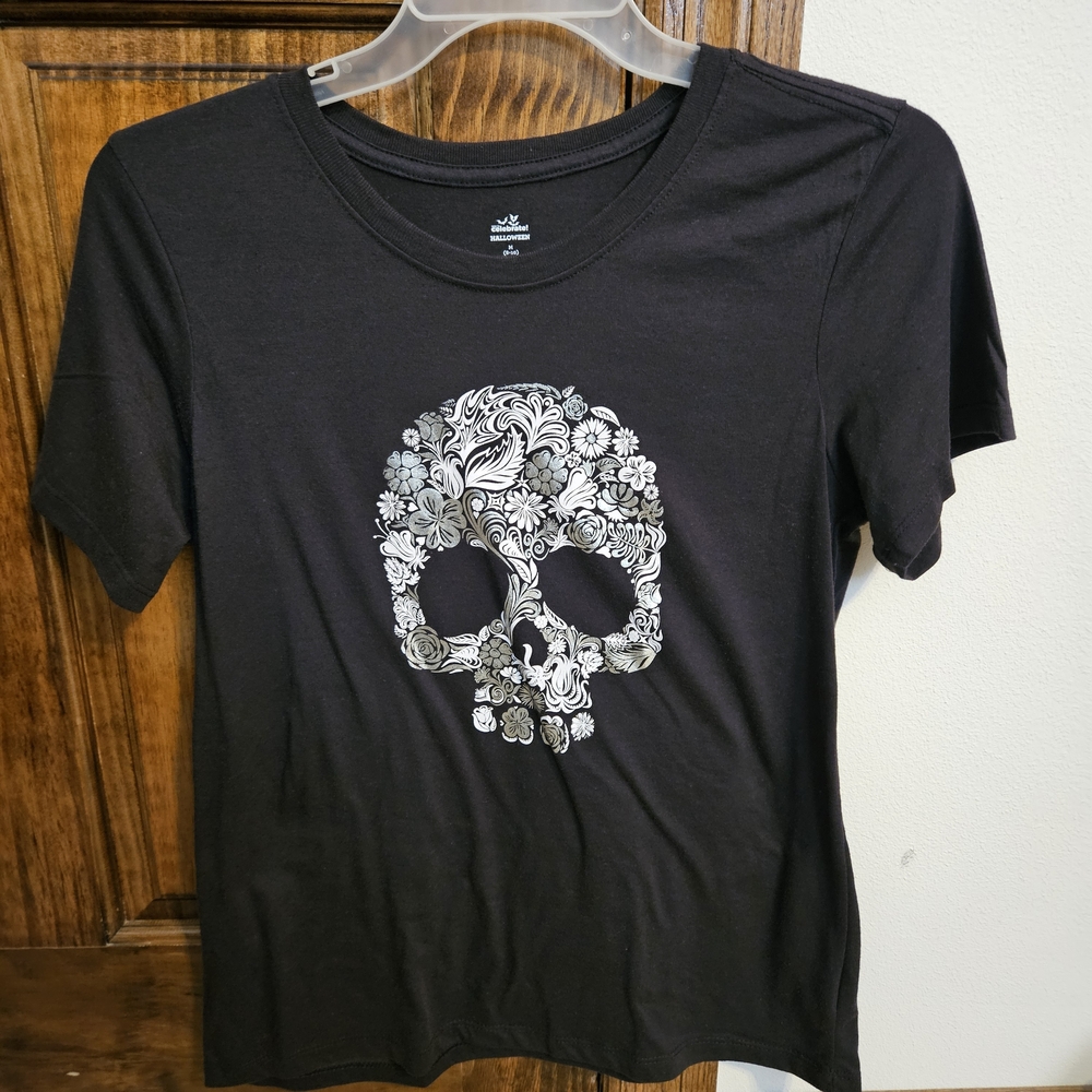 Black Skull Graphic T-Shirt